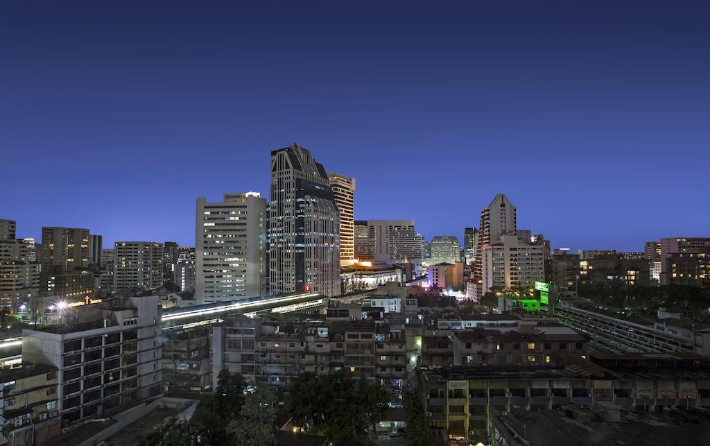 Ramada By Wyndham Bangkok Sukhumvit 11 Hotell Eksteriør bilde